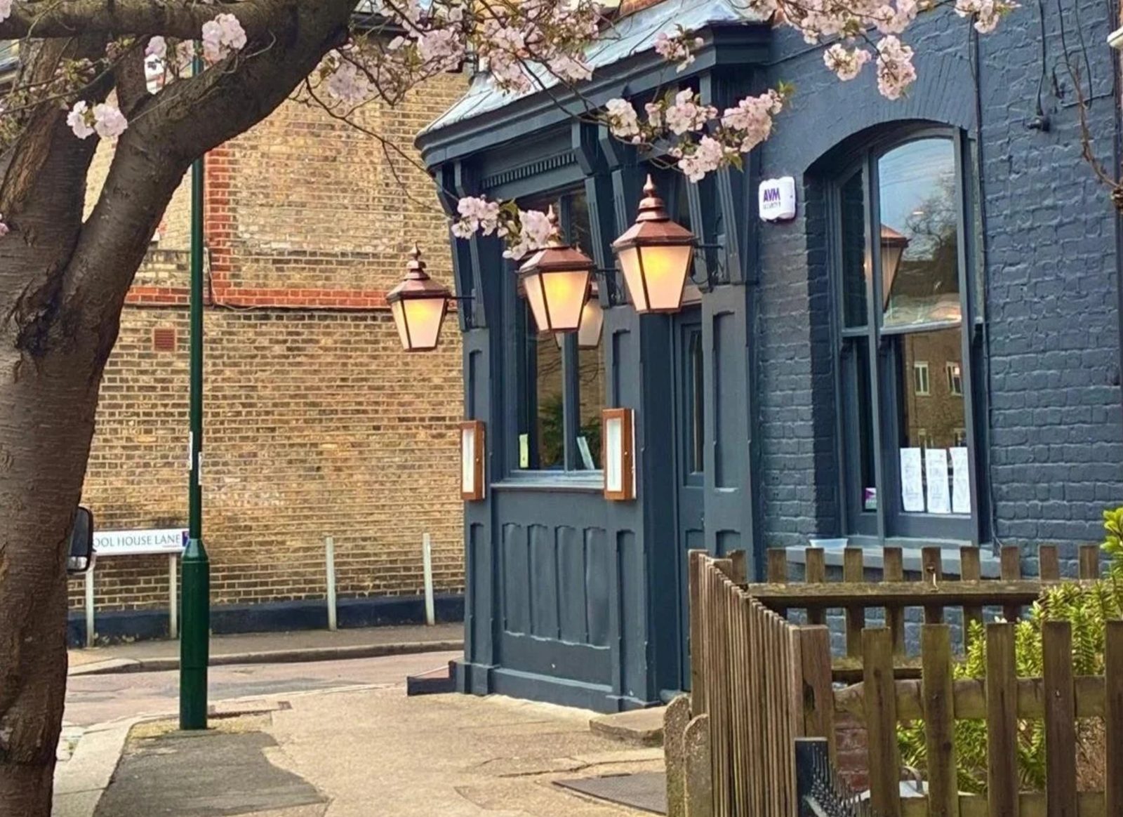 The Lion, pub in Teddington